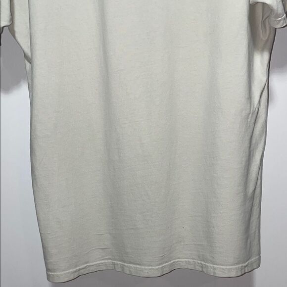 Cream Short Sleeve Tee with Vintage Car Graphic - Picture 7 of 9